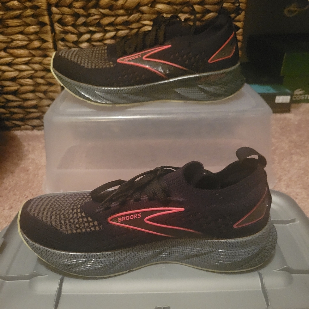Brooks Black and Pink Running Shoes